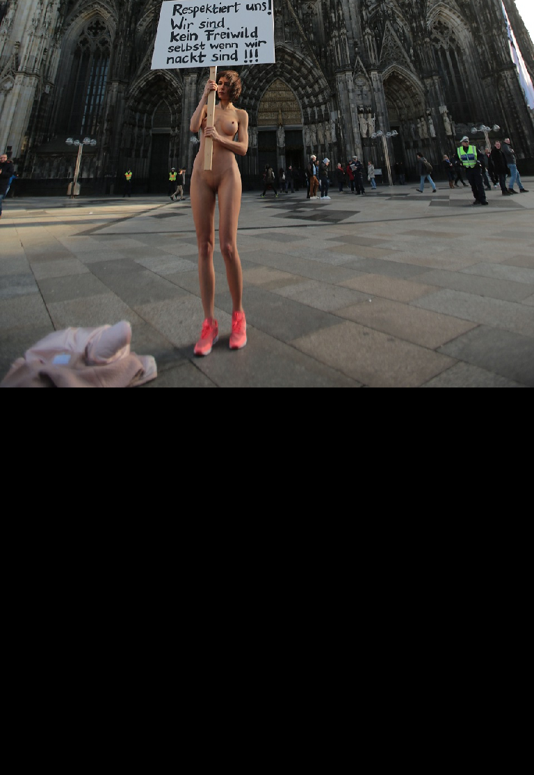 Bild 78038 von Schambereich in Kategorie Public Nude