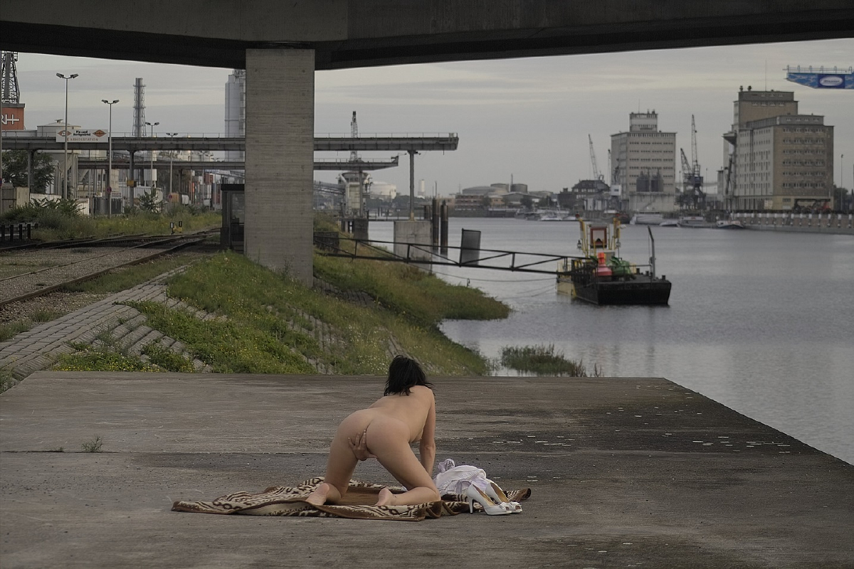 Bild 74946 von Schambereich in Kategorie Public Nude