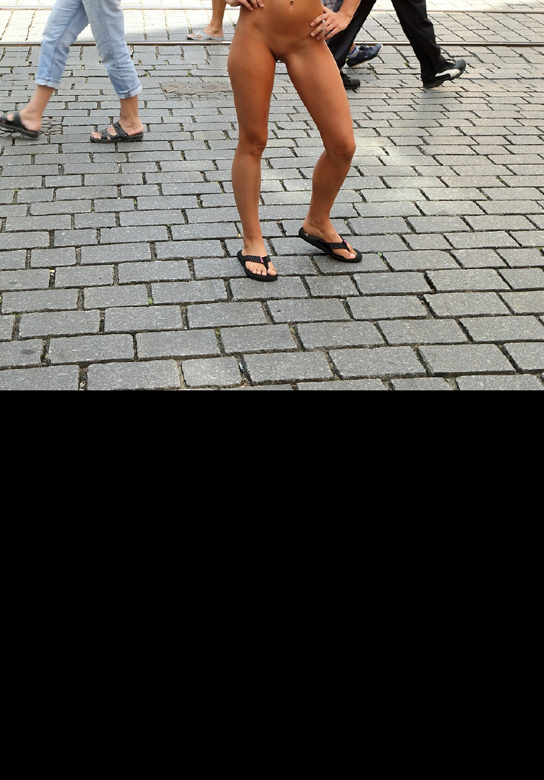 Bild 75576 von Schambereich in Kategorie Public Nude
