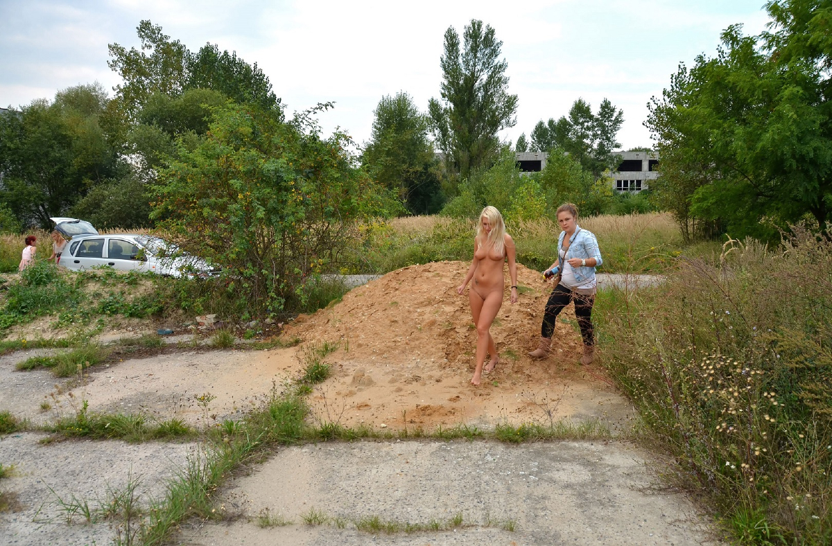 Bild 75132 von Schambereich in Kategorie Public Nude