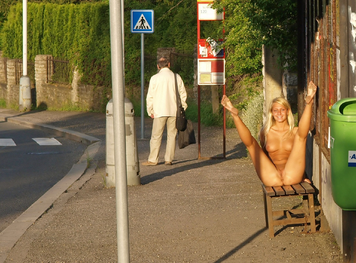 Bild 75130 von Schambereich in Kategorie Public Nude
