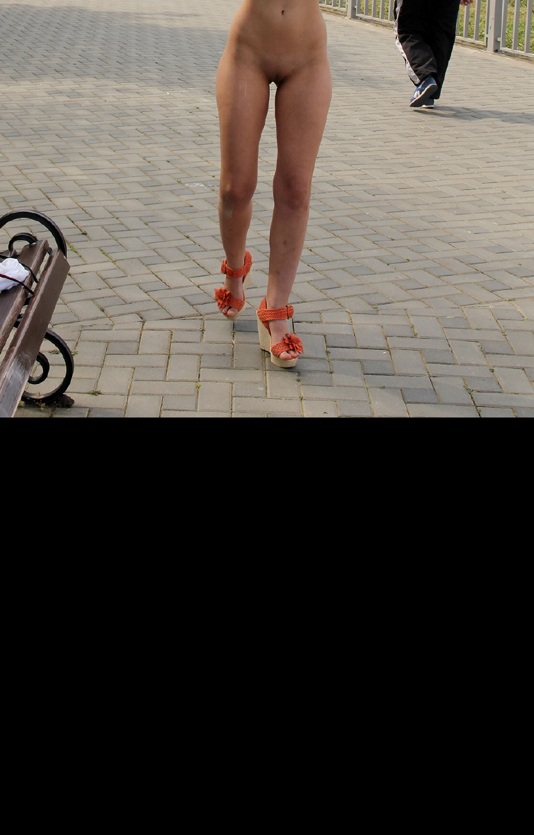 Bild 75400 von Schambereich in Kategorie Public Nude