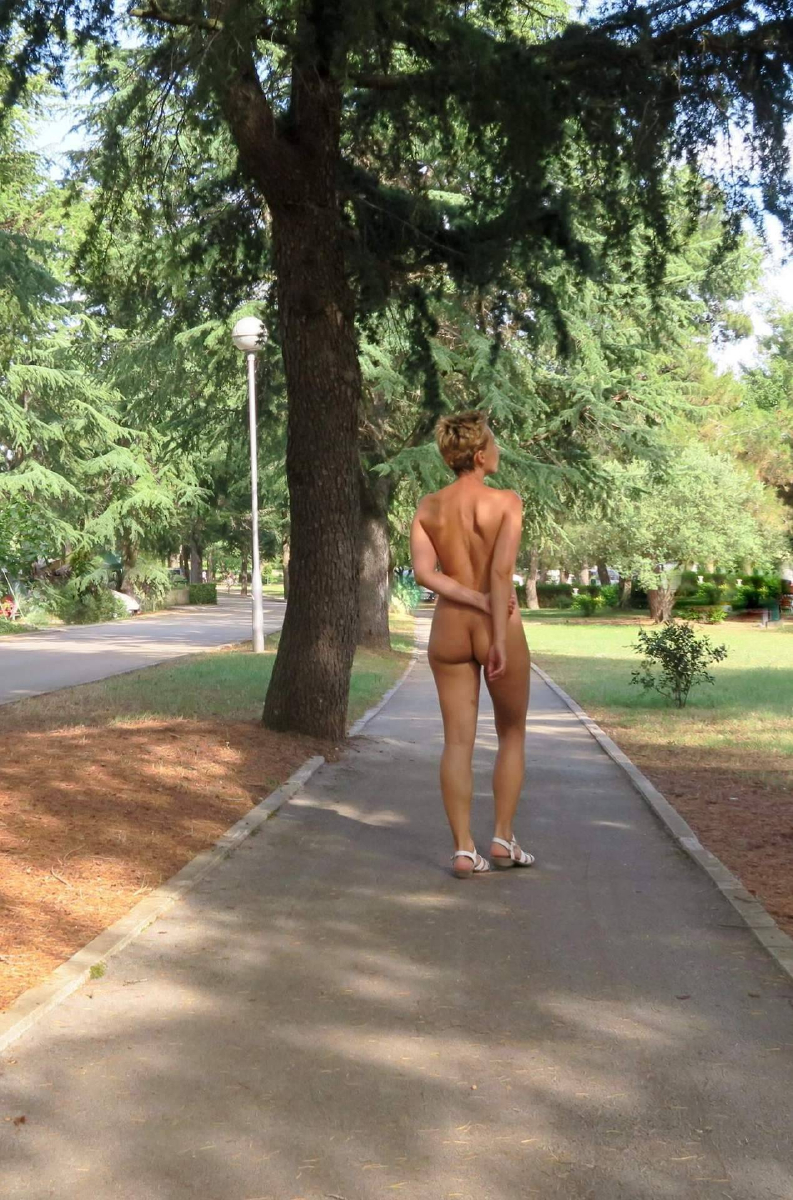 Bild 75553 von Schambereich in Kategorie Public Nude