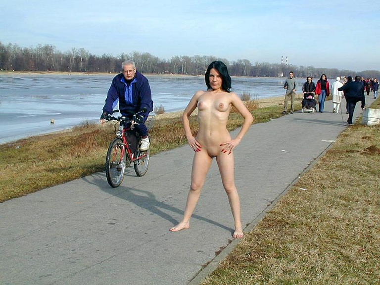 Bild 70679 von Schambereich in Kategorie Public Nude
