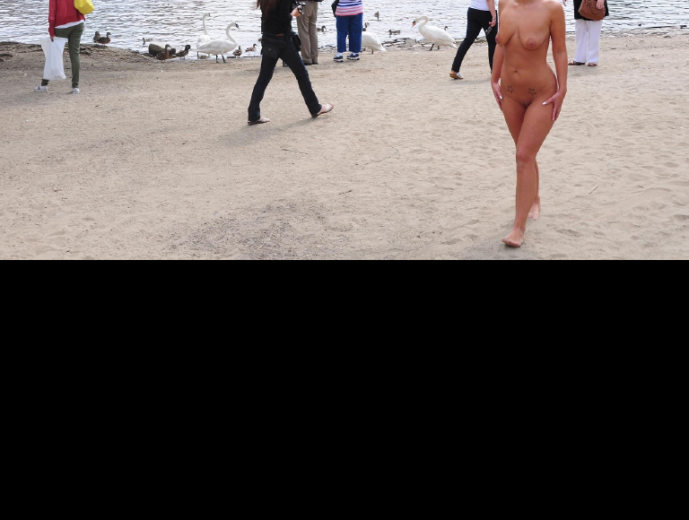 Bild 71311 von Schambereich in Kategorie Public Nude