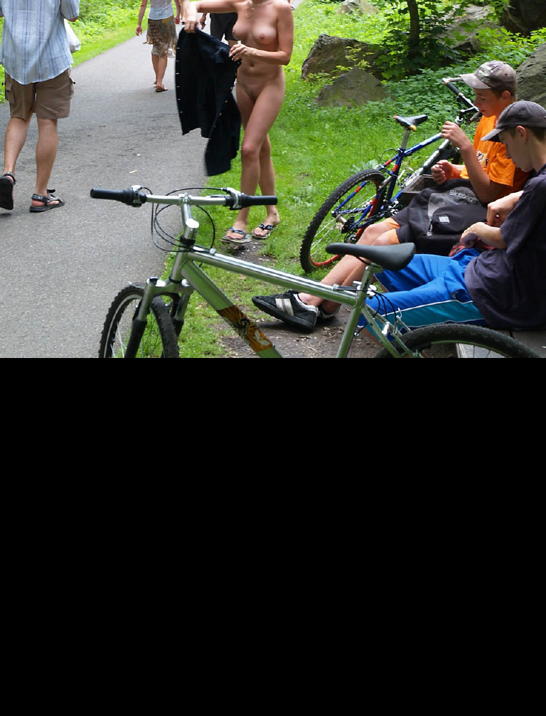 Bild 70362 von Schambereich in Kategorie Public Nude