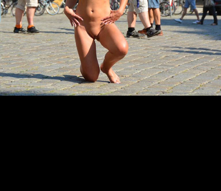 Bild 74813 von Schambereich in Kategorie Public Nude