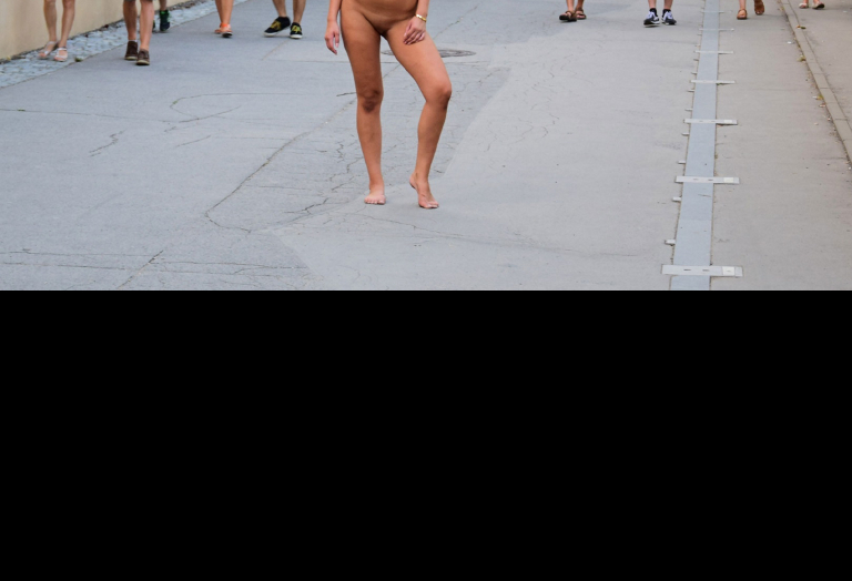 Bild 75341 von Schambereich in Kategorie Public Nude