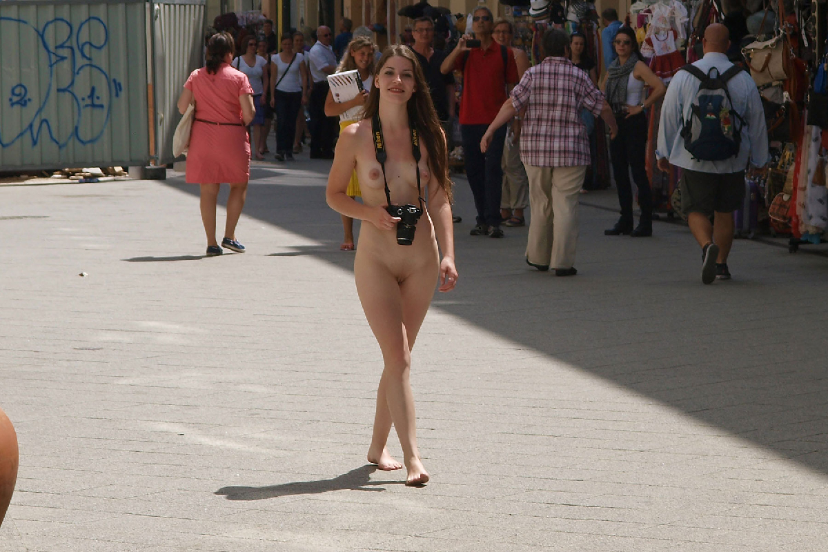 Bild 72147 von Schambereich in Kategorie Public Nude