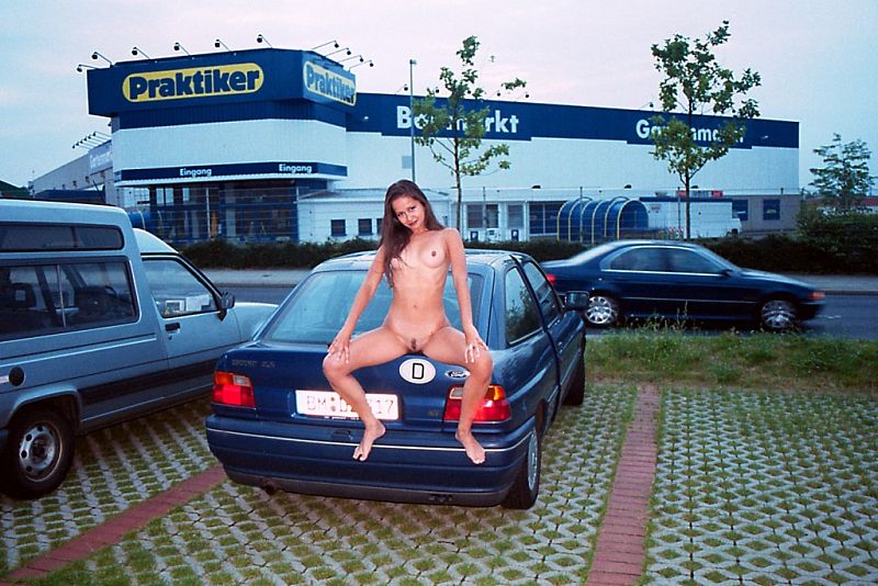 Bild 71545 von Schambereich in Kategorie Public Nude