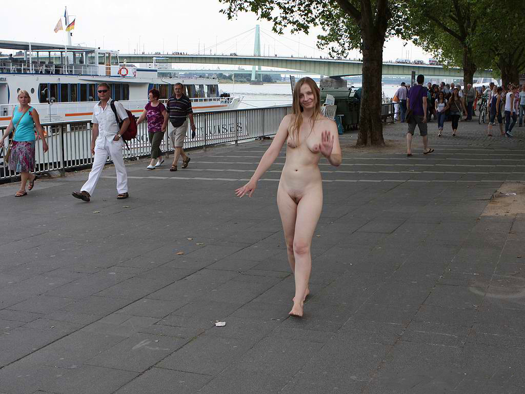 Bild 72848 von Schambereich in Kategorie Public Nude