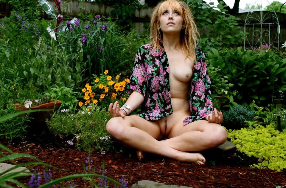 Bild 68426 von Schambereich in Kategorie Public Nude