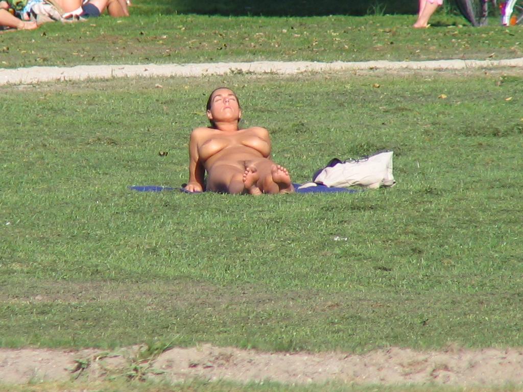 Bild 75842 von Schambereich in Kategorie Public Nude