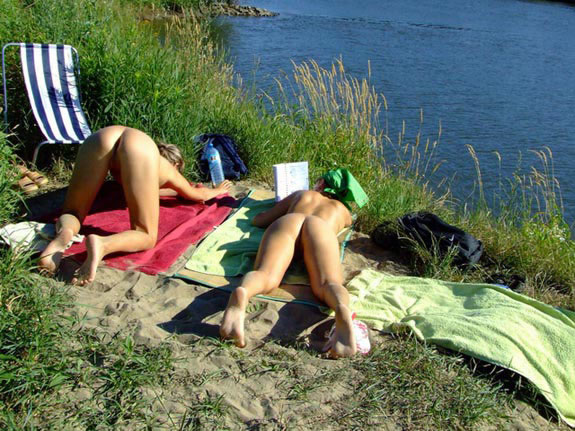 Bild 33696 von Schambereich in Kategorie Public Nude