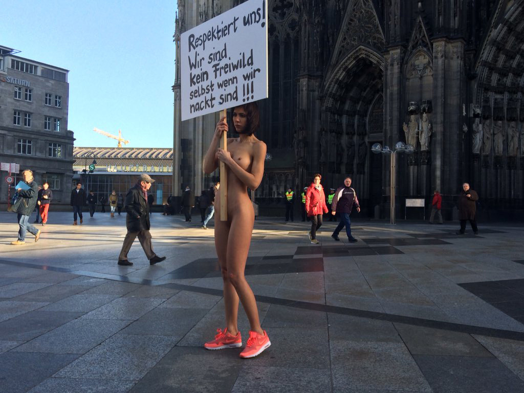 Bild 78037 von Schambereich in Kategorie Public Nude